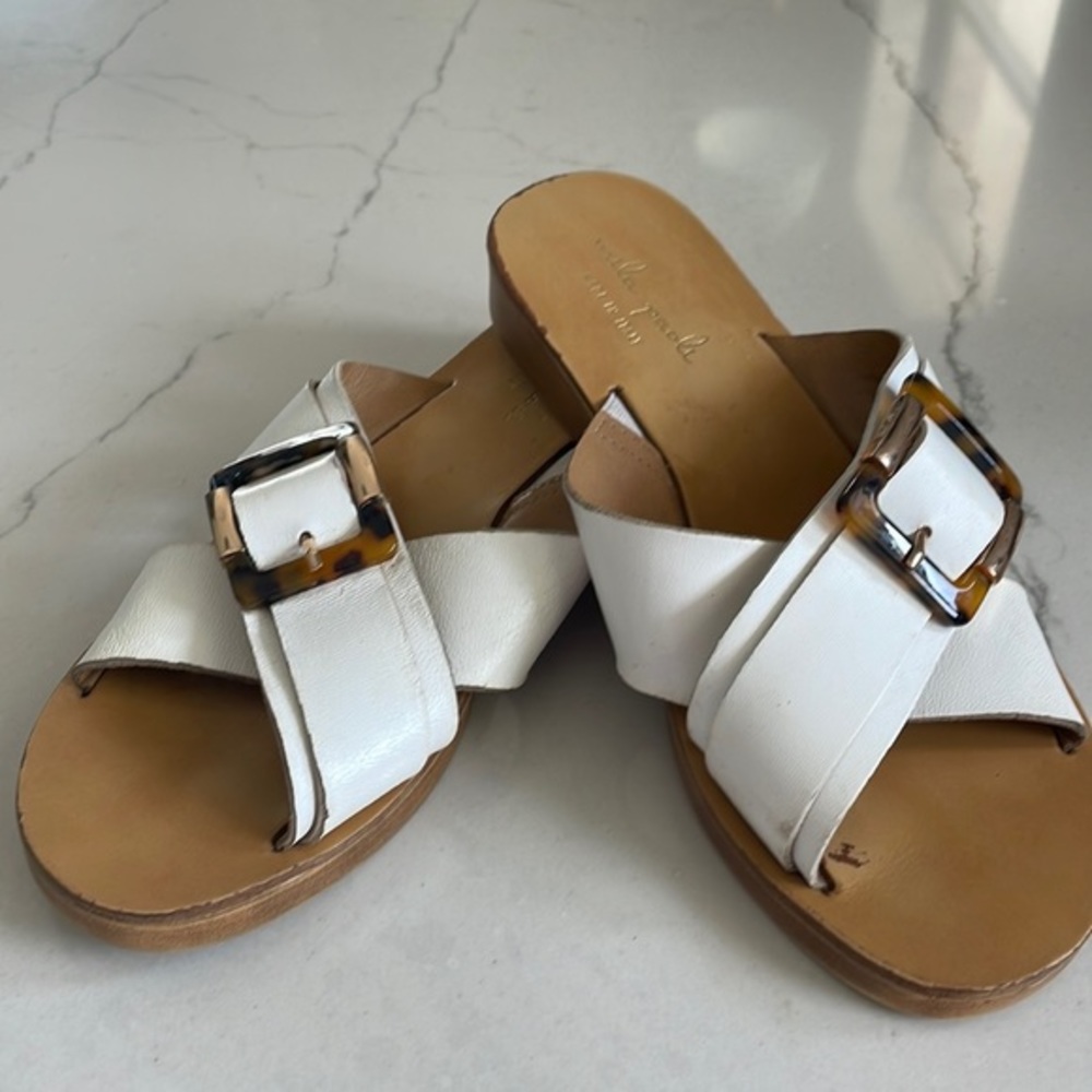 Mila Paoli White leather buckle sandals